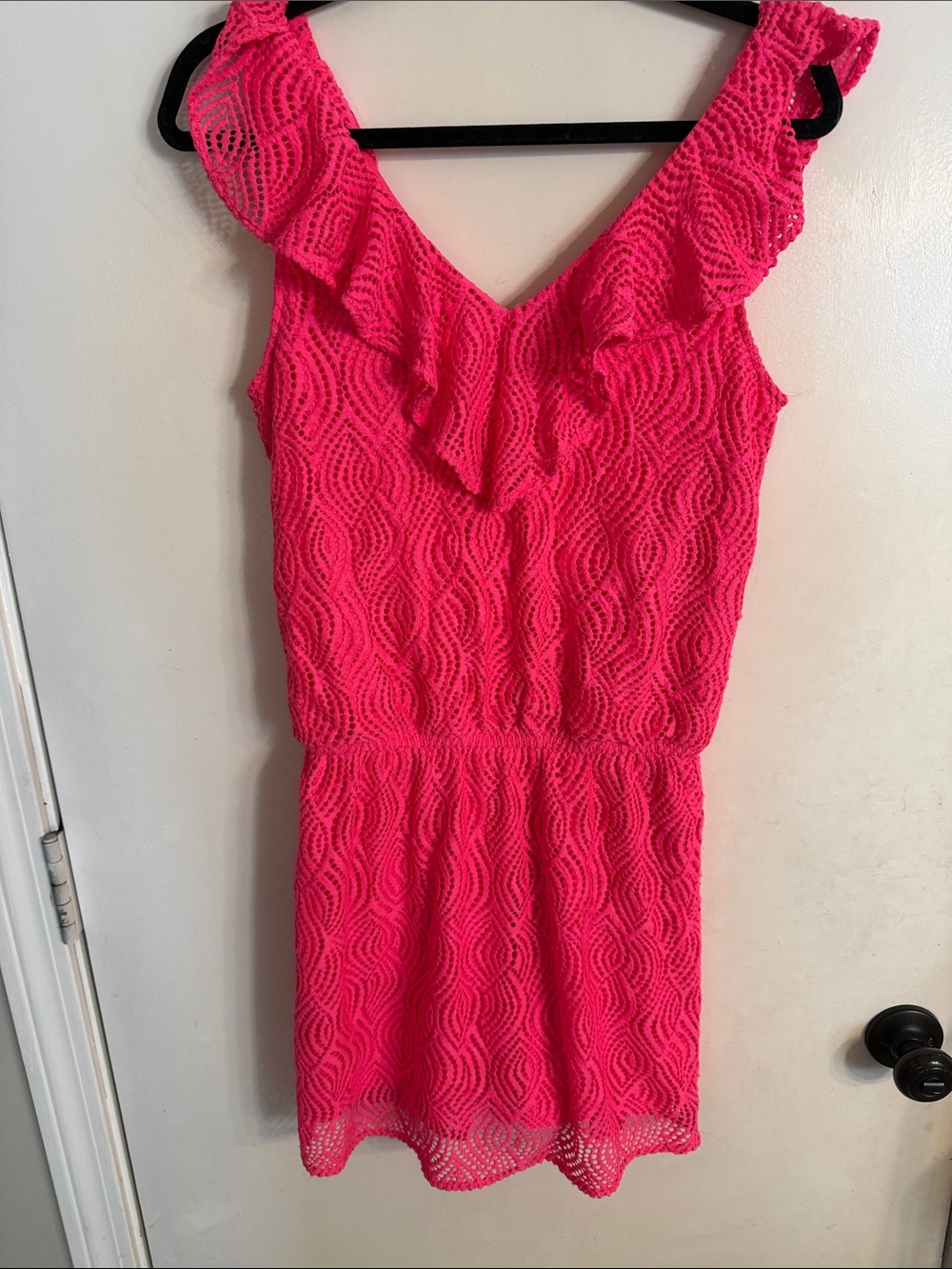 Lilly Pulitzer Alessa Romper Size Medium Crab Claw Coral Flowing Leaf Lace Pink